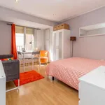 Rent 4 bedroom apartment in Valencia