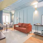 Rent 4 bedroom apartment of 38 m² in Porto