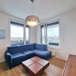 Pronajměte si 4 ložnic/e byt o rozloze 95 m² v Prague