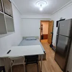 Rent a room of 90 m² in zaragoza