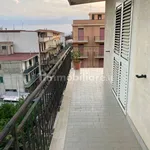 Affitto 4 camera appartamento di 160 m² in Reggio Calabria