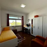 Rent 3 bedroom apartment in Lisbon