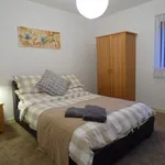 Rent 2 bedroom flat in Glasgow  West