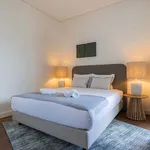 Rent 4 bedroom apartment of 70 m² in Lisboa