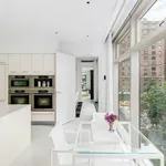 Rent 4 bedroom apartment of 299 m² in New York City