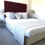 Rent 2 bedroom flat in Glasgow  West