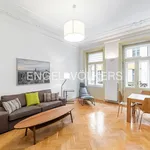 Pronajměte si 3 ložnic/e byt o rozloze 104 m² v Prague