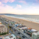 Rent 2 bedroom apartment of 111 m² in hermosa beach