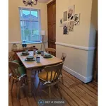 Rent 4 bedroom house in Wakefield