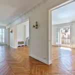 Rent 6 bedroom apartment of 186 m² in Paris