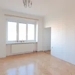 Rent 3 bedroom apartment in Prague