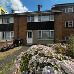 Rent 3 bedroom flat in East Midlands