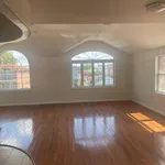 Rent 1 bedroom apartment of 92 m² in New York