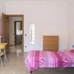 Rent a room of 96 m² in rome