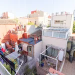 Rent 1 bedroom apartment of 35 m² in Barcelona