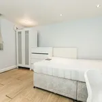 Rent 4 bedroom house in Leeds