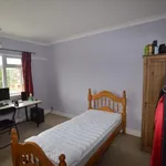 Rent 3 bedroom flat in East Midlands