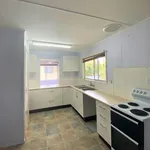 Rent 4 bedroom house of 809 m² in Moranbah