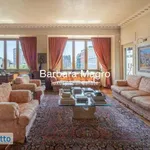 Rent 5 bedroom apartment of 200 m² in Milan