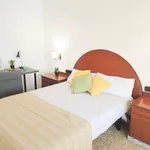 Rent a room of 110 m² in valencia