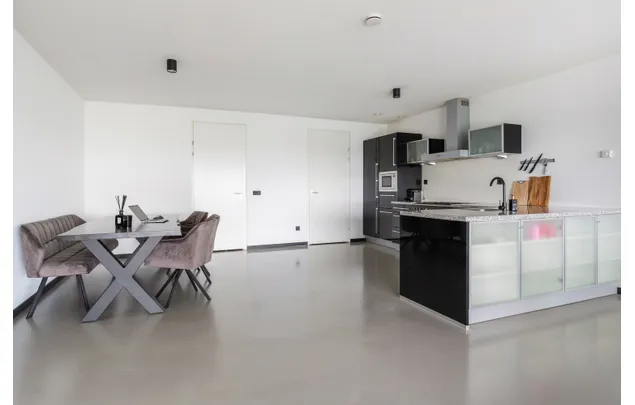 Huur 1 slaapkamer appartement van 120 m² in Amsterdam