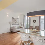 Rent 6 bedroom apartment of 100 m² in Porto