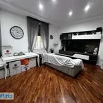 Rent 4 bedroom apartment of 100 m² in Naples