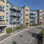 Rent 2 bedroom flat in Chertsey