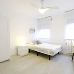 Rent a room of 160 m² in madrid