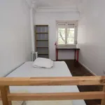 Rent a room of 100 m² in lisbon