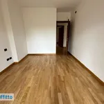 Rent 3 bedroom apartment of 90 m² in Milan