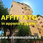 Affitto 3 camera appartamento di 100 m² in Rome