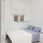 Rent a room of 95 m² in Valencia