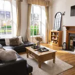 Rent 2 bedroom flat of 1700 m² in Glasgow