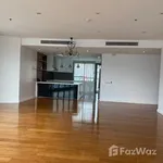 Rent 4 bedroom apartment of 236 m² in Bangkok