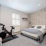 Rent 4 bedroom flat in Trafford