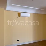 Affitto 5 camera appartamento di 130 m² in Terni