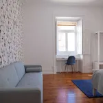 Rent a room of 240 m² in lisbon