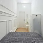 Rent a room in lisbon