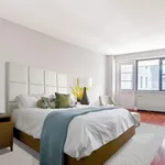 Rent 2 bedroom apartment of 104 m² in New York