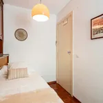 Rent a room of 145 m² in Madrid