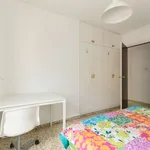 Rent a room of 130 m² in granada