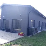 Pronajměte si 3 ložnic/e dům o rozloze 276 m² v Rajhrad