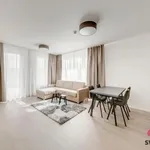 Pronajměte si 3 ložnic/e byt o rozloze 94 m² v Prague