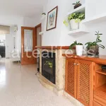 Rent 3 bedroom house of 95 m² in Arca