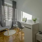 Rent a room of 220 m² in madrid