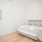 Rent 1 bedroom apartment of 50 m² in Porto