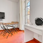 Appartement de 390 m² avec 1 chambre(s) en location à Marseille