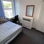 Rent 6 bedroom house in Wales