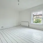 Rent 3 bedroom apartment in Yorkshire And The Humber